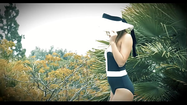 Jillian Janson Knows Just How To Rub Her Clit To Make Herself Cum