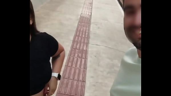 Brincadeiras pela cidade se exibindo em público pelas ruas e pela praia com final feliz – vídeo completo no red