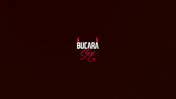 Colombian slut plays with her tight ass until she squirts – BUCARASEX