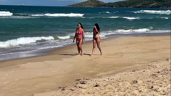Festa boa na praia Enseada dos Coarais em Cabo PE
