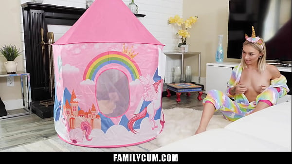 Stepsister Catches Her Stepbro Jerking Off and Offers Him Some Helping Hand – Familycum