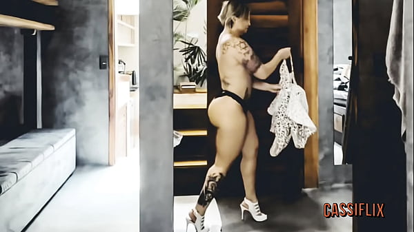 Sai do beach tênis e fui meter gostoso com o amigo dele gostoso.. Assista completo no Cassiflix
