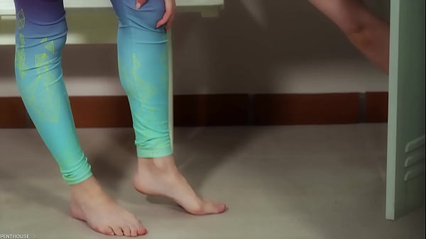 PenthouseGold.com – Flexible Ballerina Mia Split Offers Up Her Holes For Balls Deep Gym Fucking