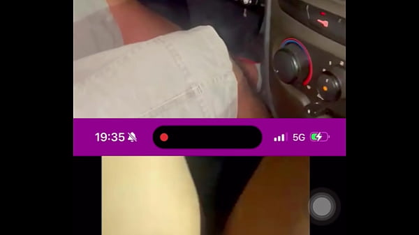 Seduziu o Uber durante a live e ainda convenceu a deixar o marido filmar