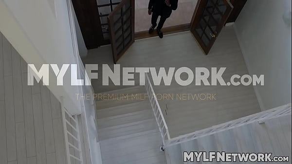 Vic got fired from her job. Thatâ€™s why she invites her boss to dinner, making him an offer he can’t refuse. She is determined to get her job back.