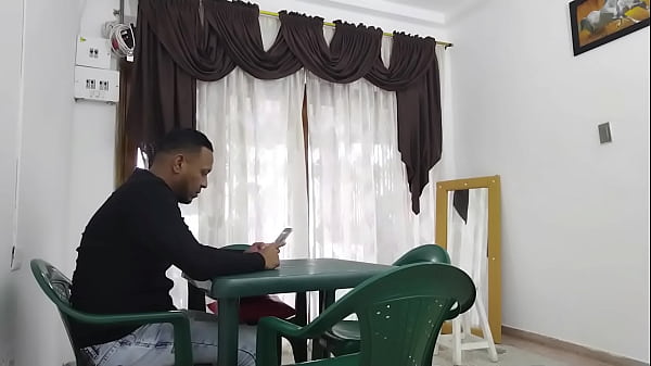 HERMOSA LATINA SEDUCTORA DE TETAS MADURAS ME HACE LAS MEJORES MAMADAS CUANDO ME VISITA EN CASA DE MI MEJOR AMIGO