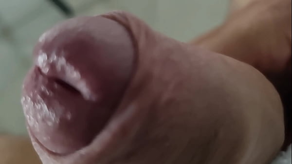 ARRAPATO IN PUBBLICO | MOSTRO IL CAZZO ALLE VICINE – SEGA RISCHIOSA A CASA DELLA MATRIGNA