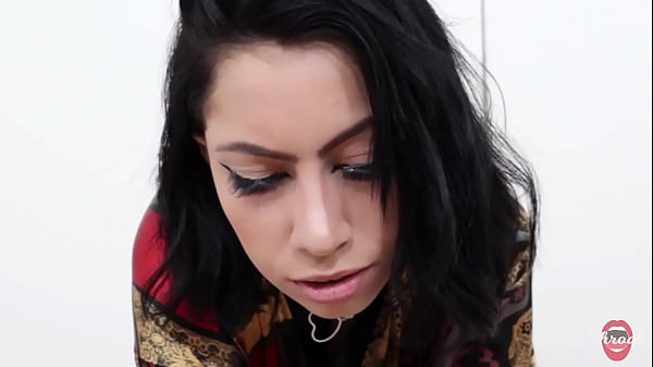 Boquete e footjob da peituda putinha