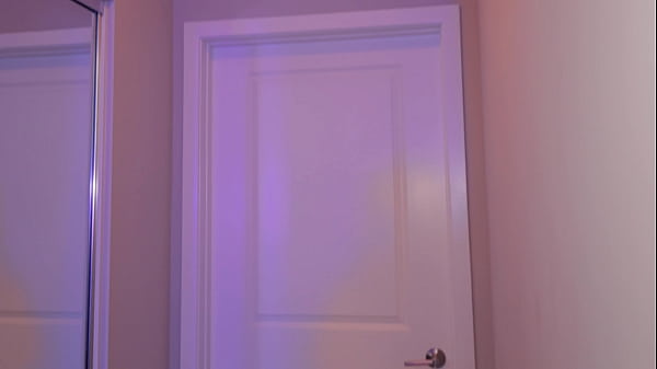 NAUGHTY BABE DAKOTA QUINN GETS HER ASS PLUGGED FOR THE FIRST TIME