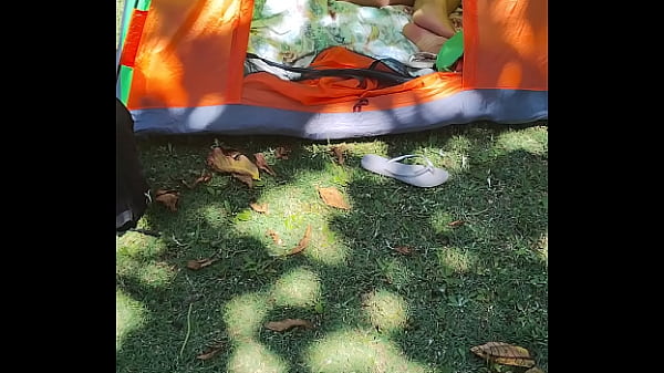 Ruiva aprontando na praia do pinho em balneário Camboriú