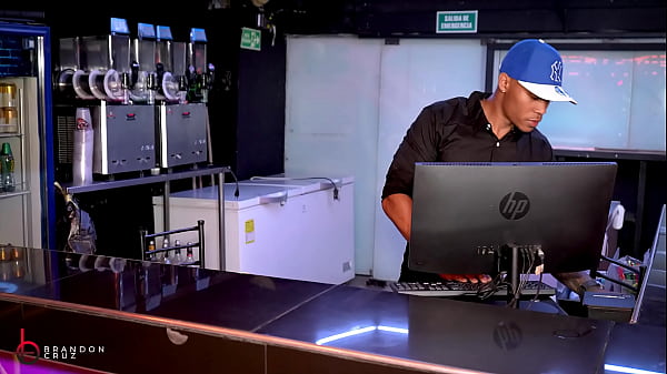 Bartender Has Risky Sex at Work with a Horny Girl – Brandon Cruz & Andrea Castro