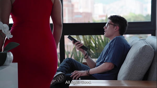 Joven MILF De Gran Culo Latino Se Folla a Su Esposo Como Sorpresa De Aniversario