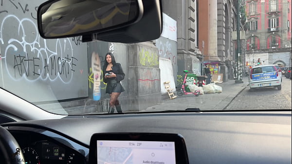 The tourist asks me for information but invites me to her house